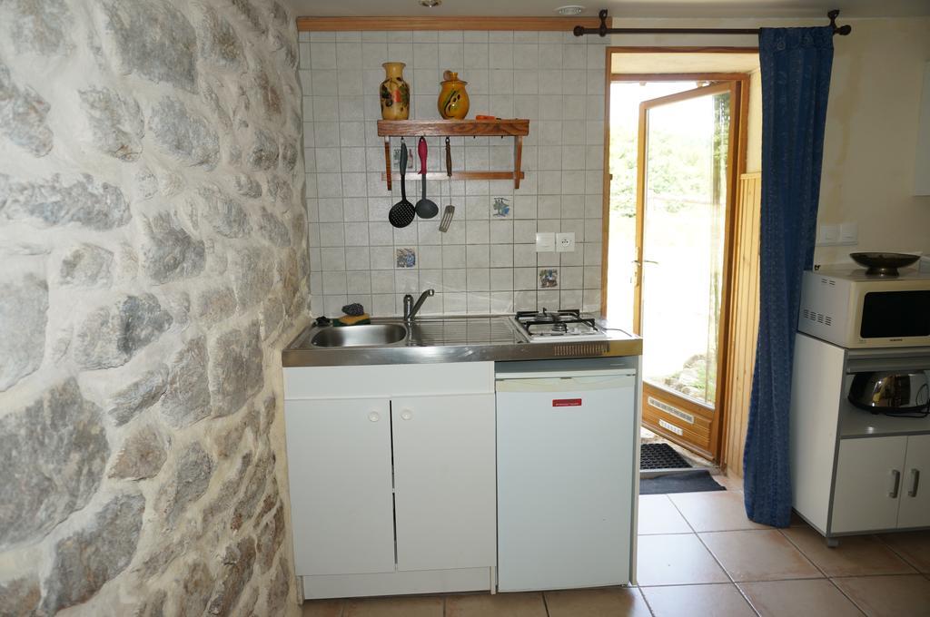 Gites Au Coeur Des Bois La Salvetat-sur-Agout Exterior foto